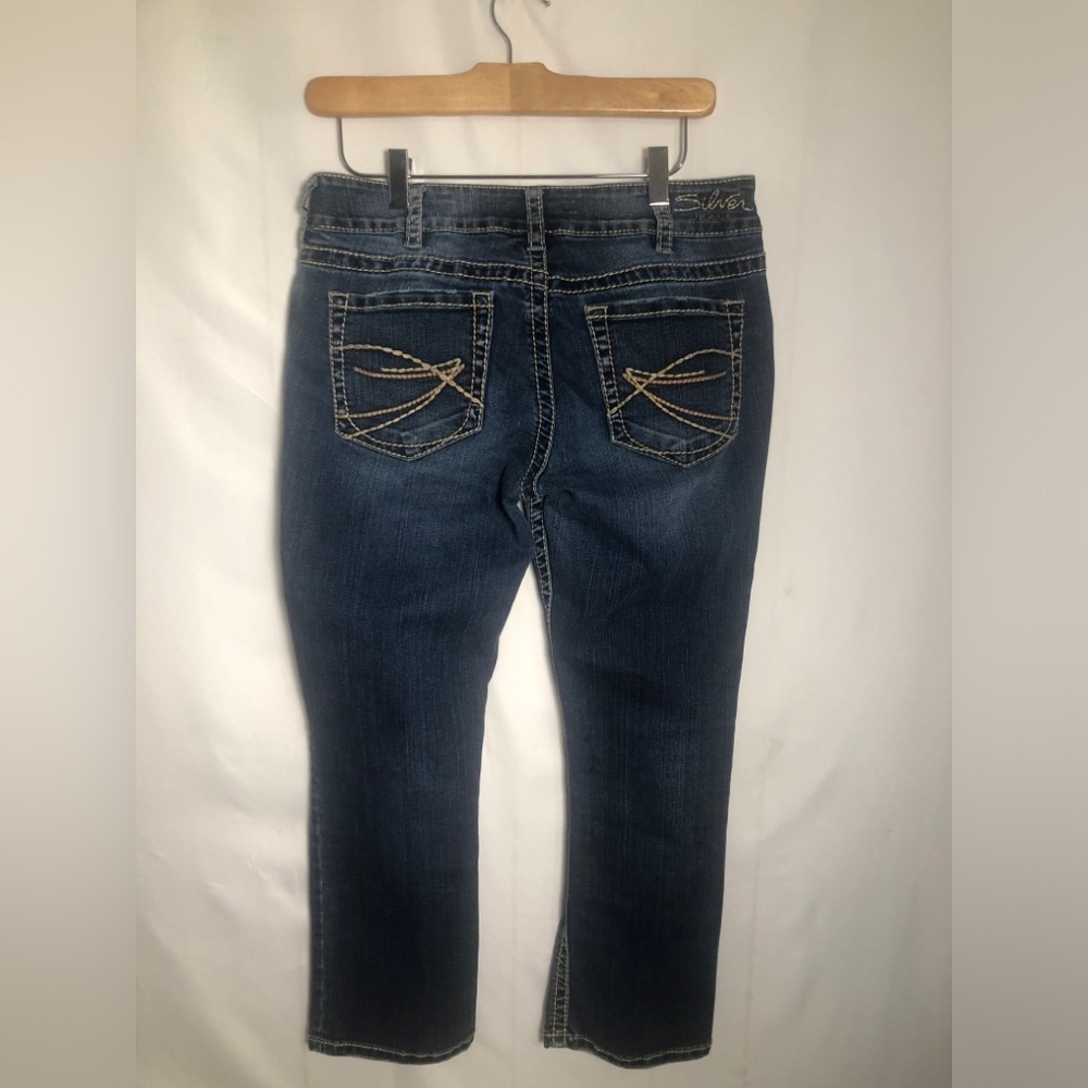 Womens Silver Suki Jeans. Capris. Size 32”.